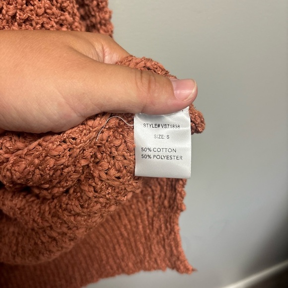 Veveret Cozy Knit Henley Sweater in Rust - Picture 5 of 6